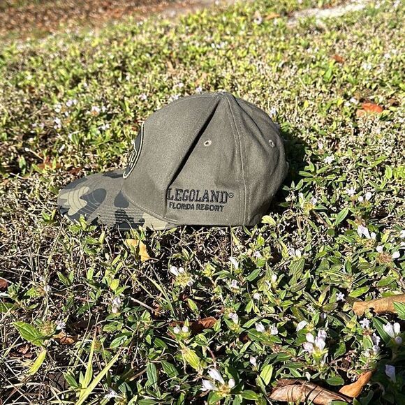 Legoland Florida Resort Camo Green Black Adjustable Men’s Flat Bill Hat Baseball - Picture 10 of 12